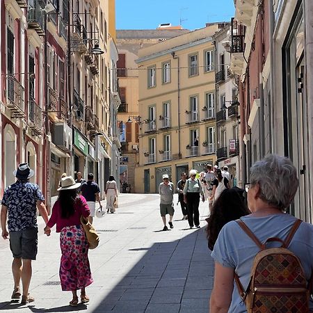 Apartment In The City Centre - Free Parking Cagliari Exterior photo