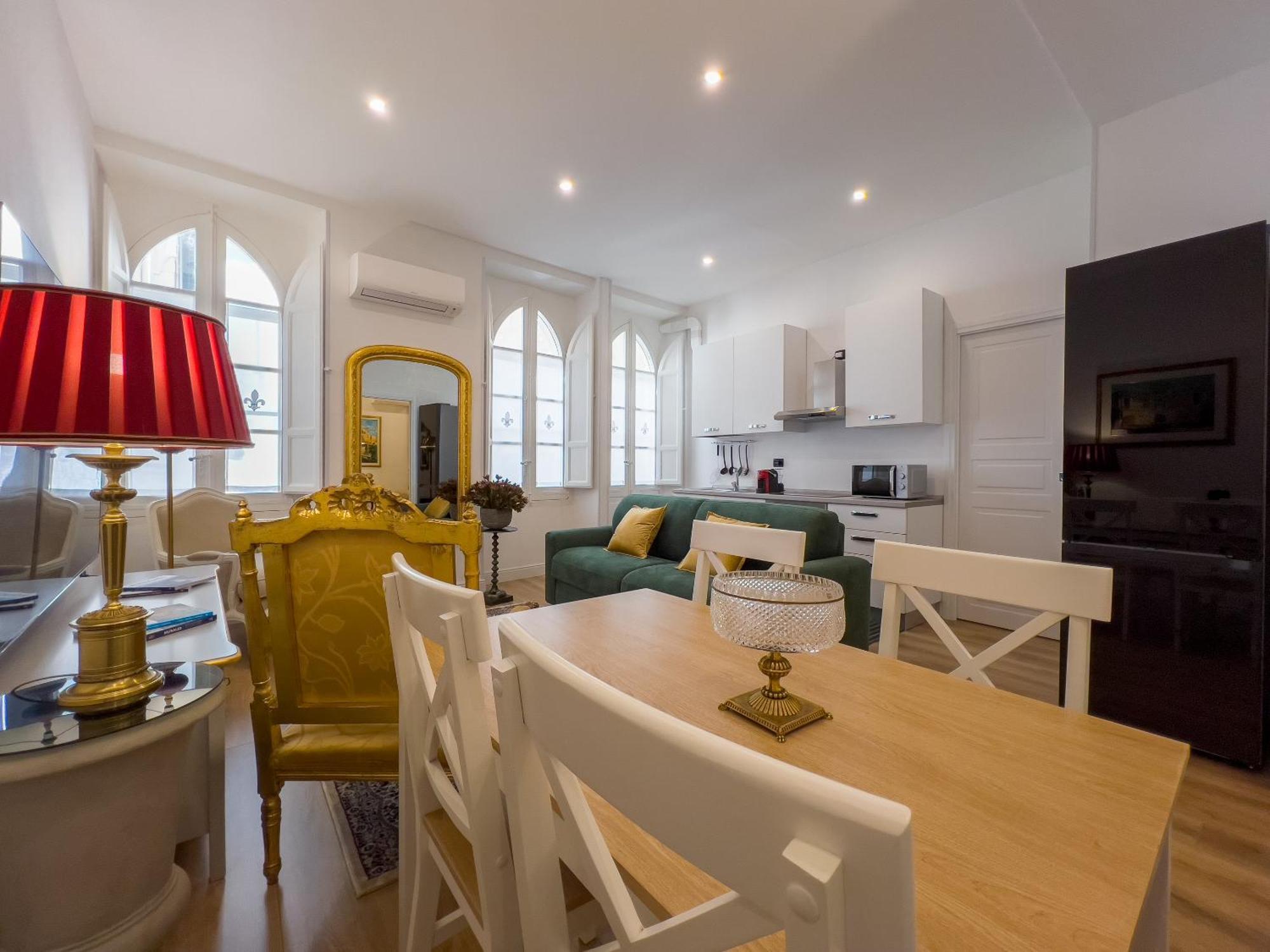 Apartment In The City Centre - Free Parking Cagliari Exterior photo