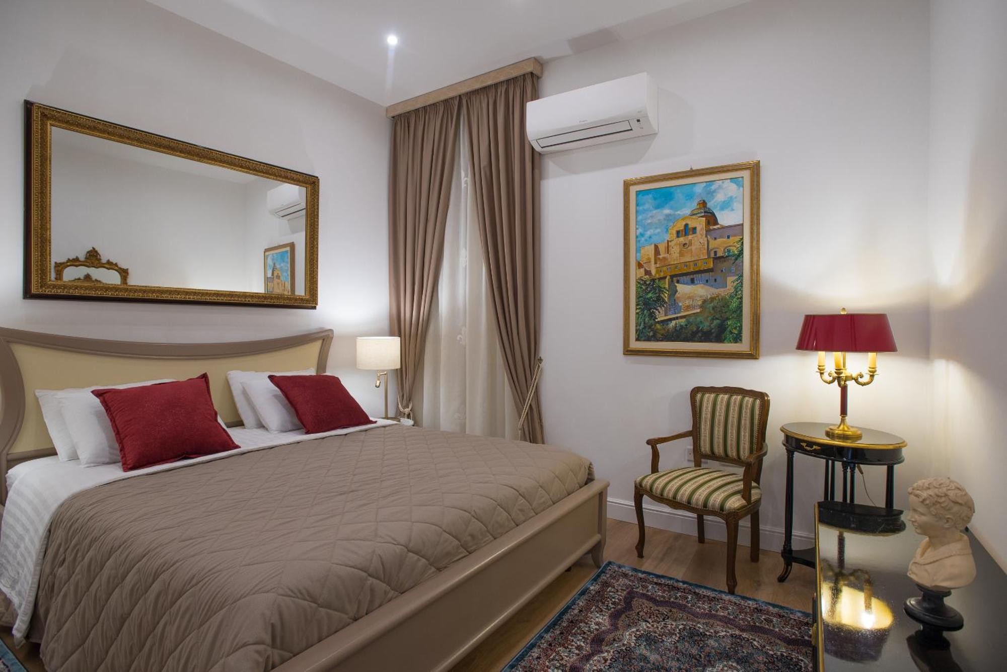 Apartment In The City Centre - Free Parking Cagliari Exterior photo